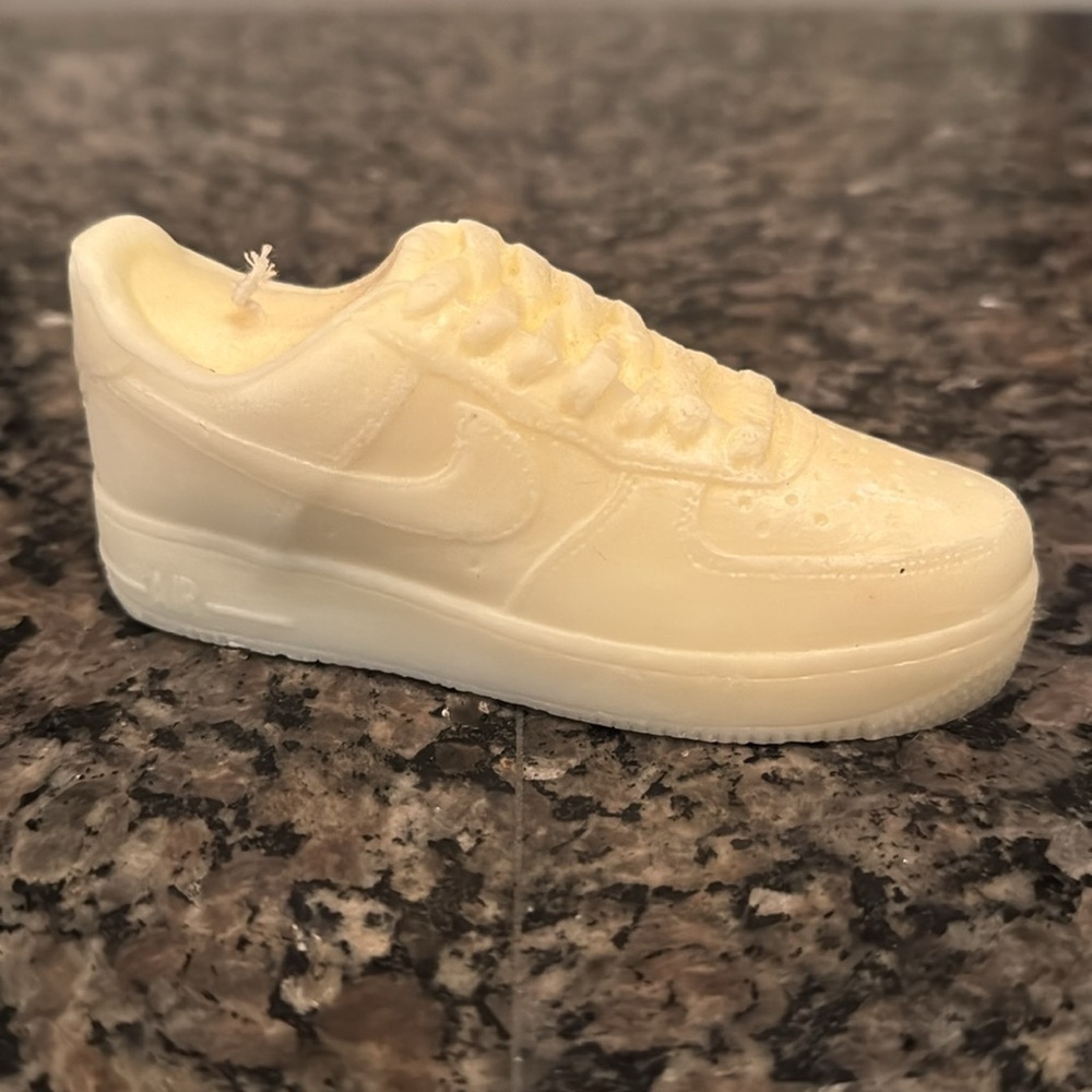 Nike Air Force 1 Sneaker Candle - Off-White Cream Creamy Wax Decor new - Picture 3 of 10